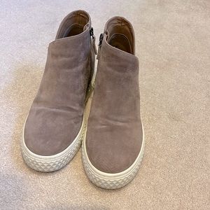 Aerosols sneakers sz 7